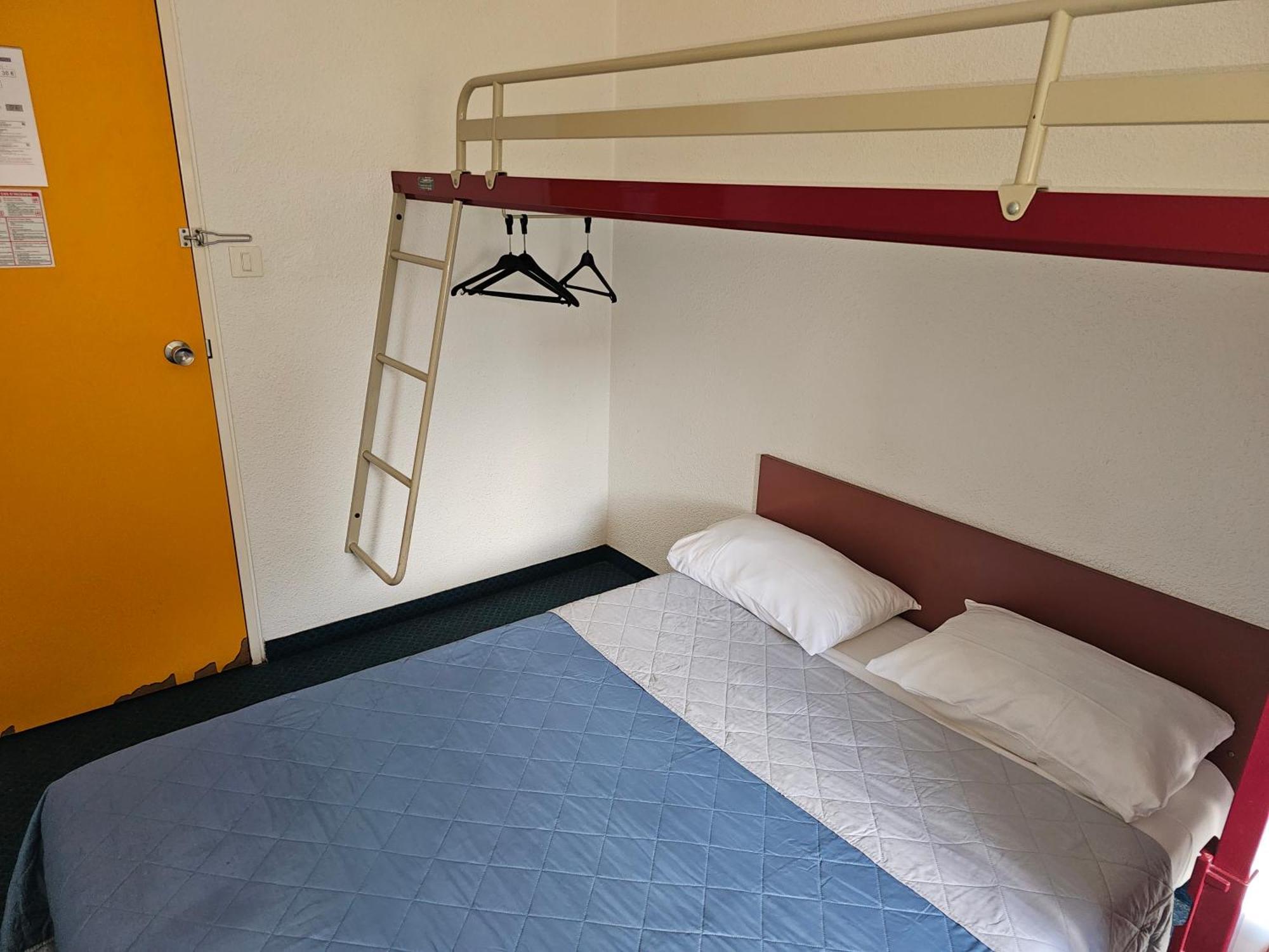 Formul'Eco Hotell Louvroil Eksteriør bilde