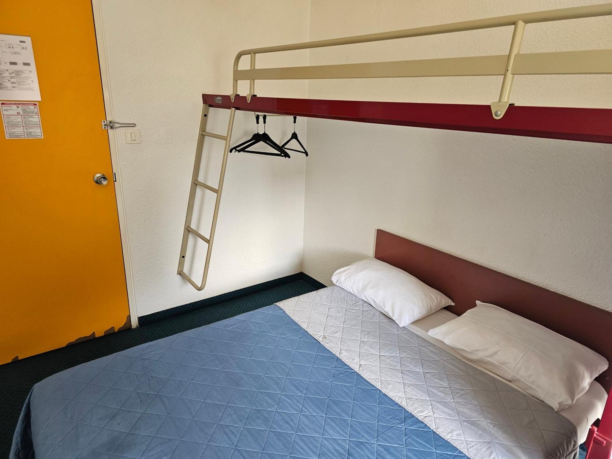 Formul'Eco Hotell Louvroil Eksteriør bilde